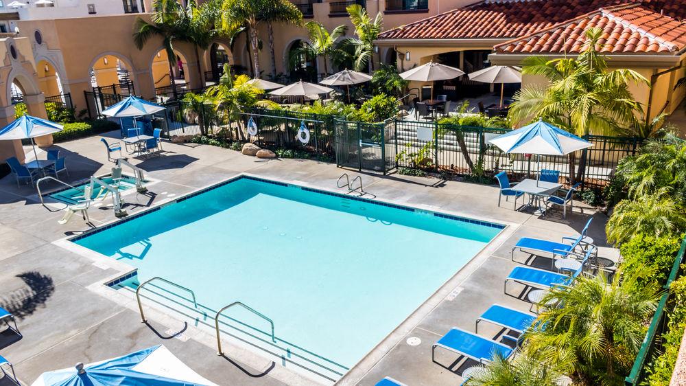 Hotel Courtyard Airport/liberty Station 3*